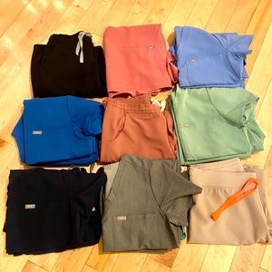 FIGS SCRUBS trying to keep sets together